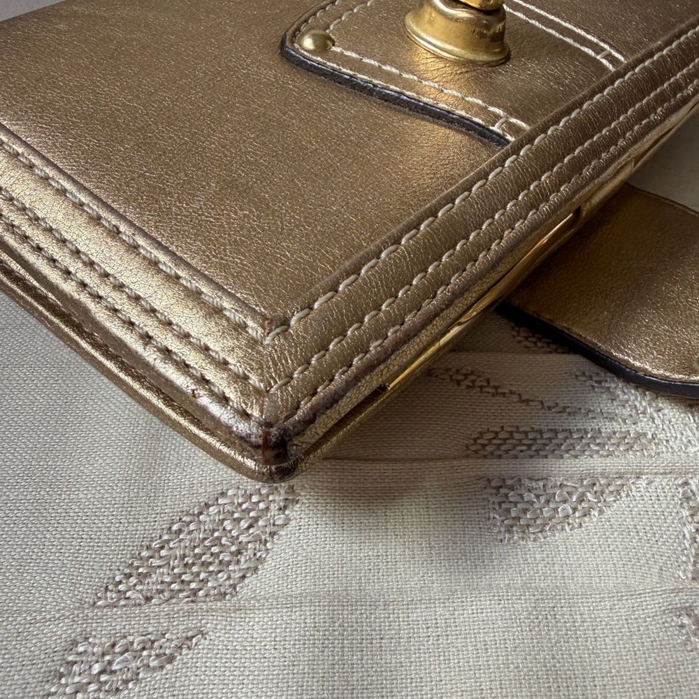 PREOWNED Coach gold leather Turnlock Agenda Wallet - Picture 9 of 12